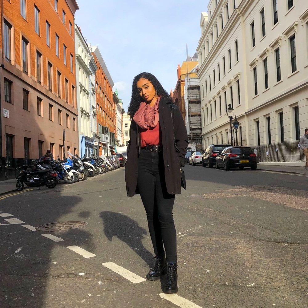Meet your Posher, Cayla